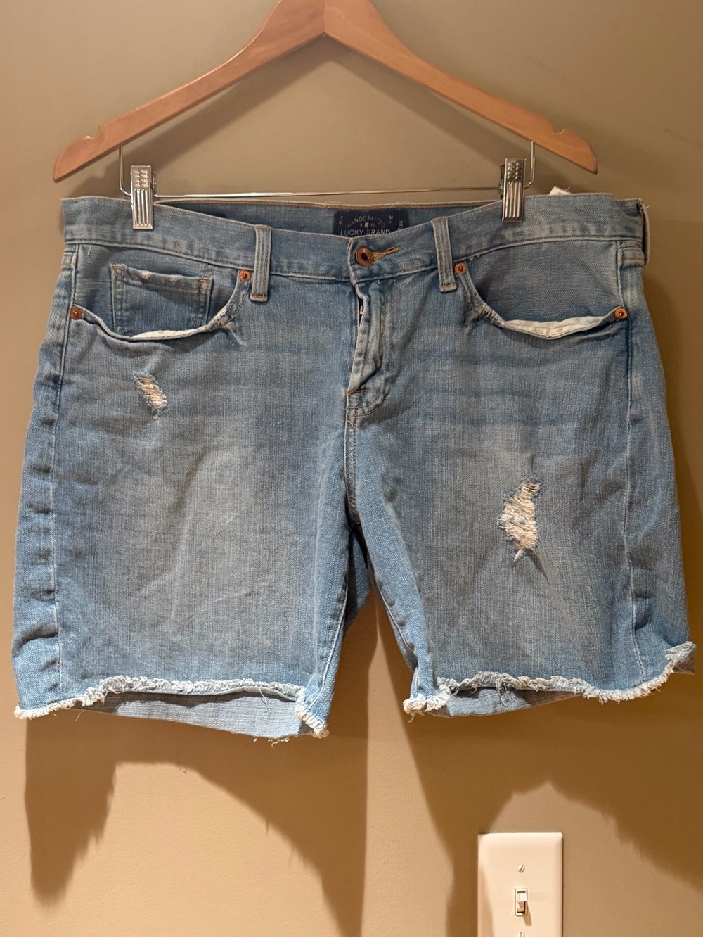 Lucky Brand Light Blue Distressed Women's Jean Shorts 14 /32